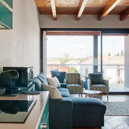 Mincio Apartment - Residenza Puoti Peschiera del Garda Bagian luar foto